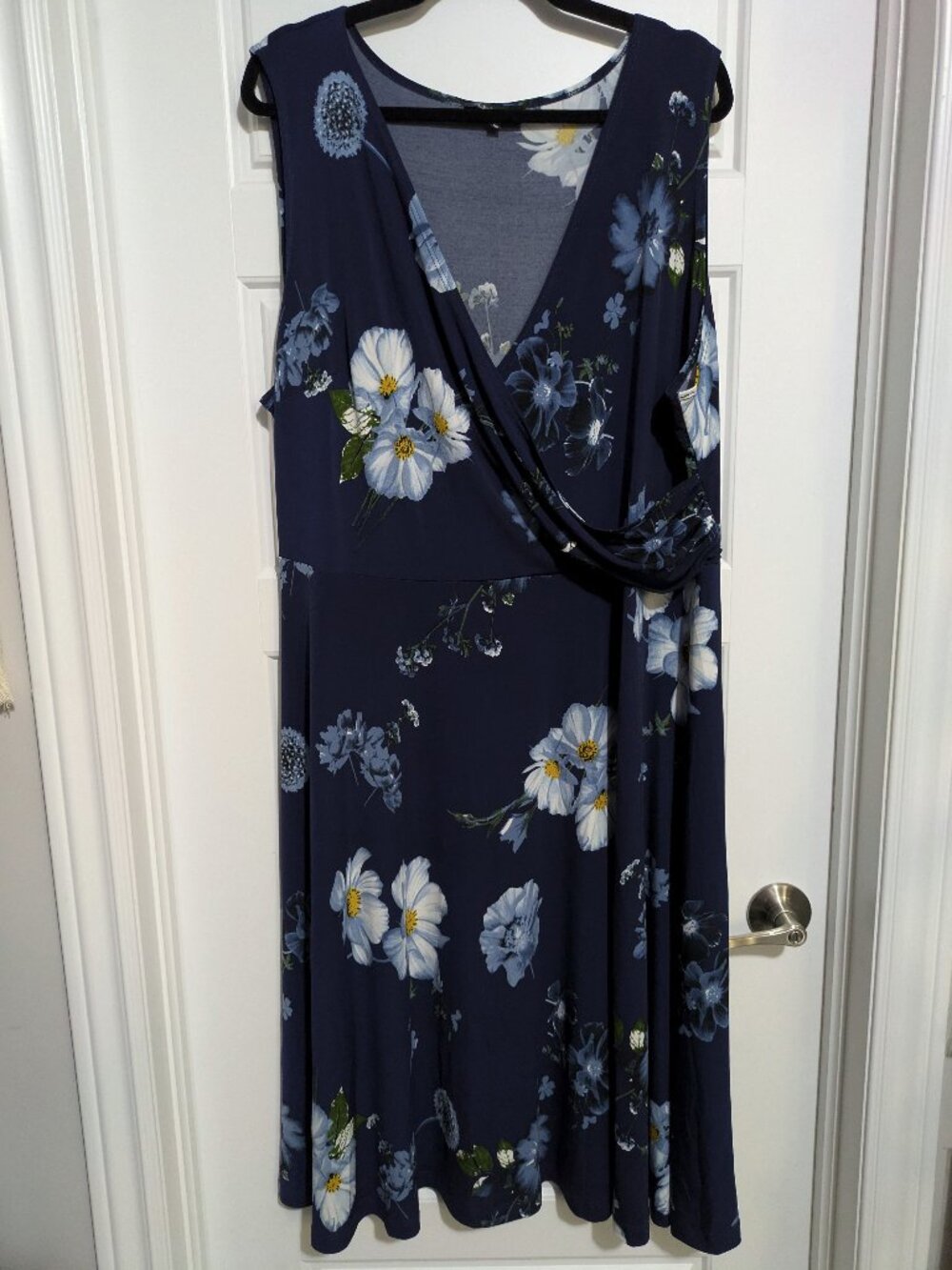 Lbisse Sleeveless Midi Dress Navy/White/Blue Floral Plus Sized (3X)